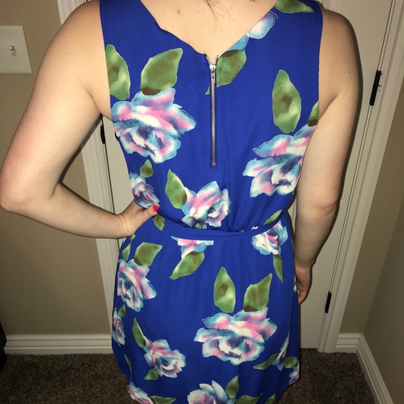 Sweet Floral Boutique Summer  Dress - Size Medium - Picture 2 of 2